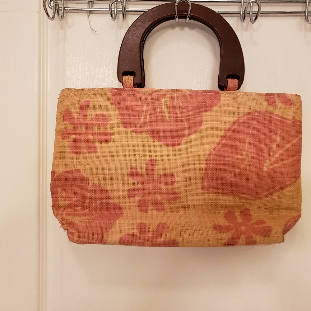 Straw purse